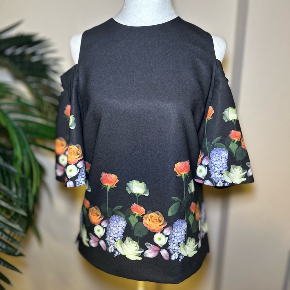 Ted Baker London Amarga Kensington Cold Shoulder Blouse Floral Black EUC 2 Small - Picture 3 of 9
